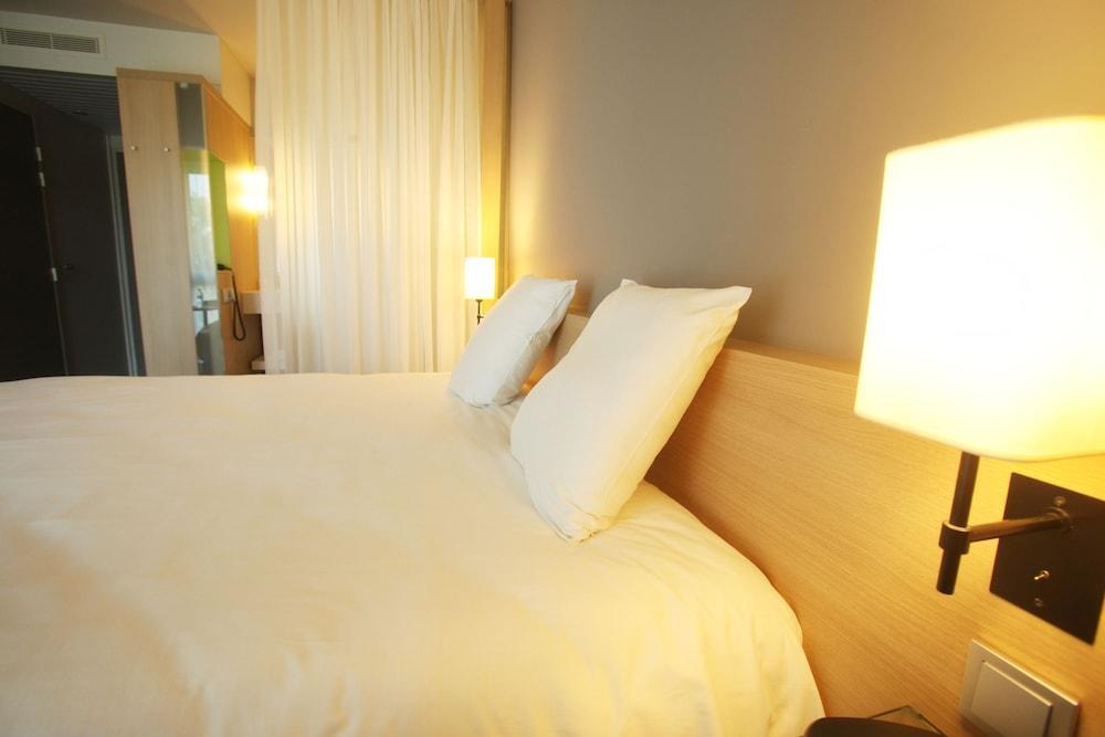 Hotel ibis Styles Nantes Reze Aéroport Esterno foto
