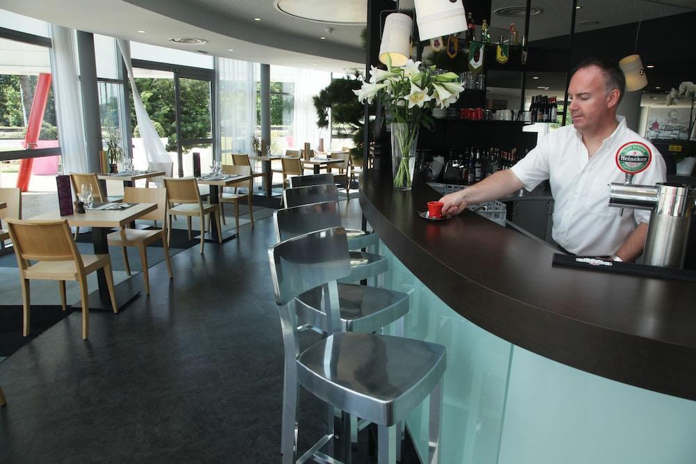 Hotel ibis Styles Nantes Reze Aéroport Esterno foto