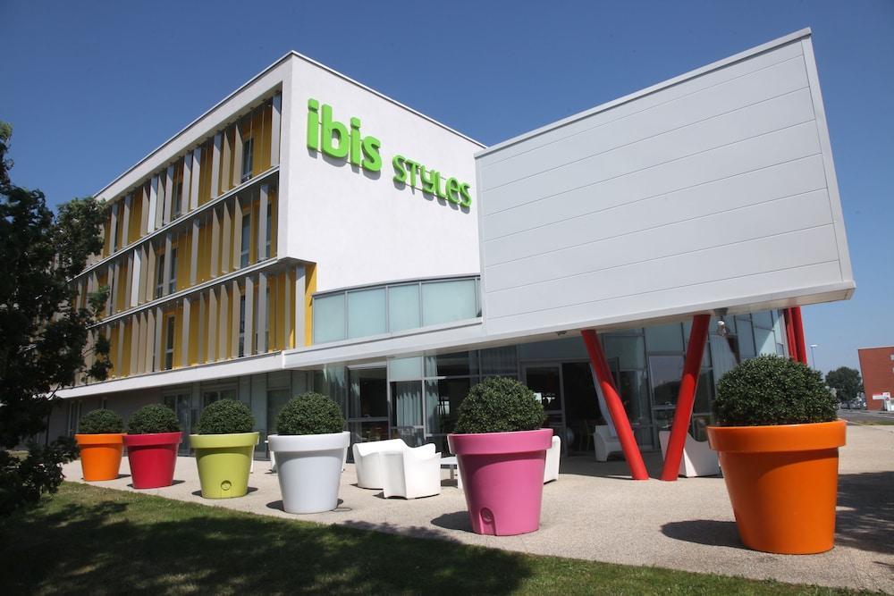 Hotel ibis Styles Nantes Reze Aéroport Esterno foto